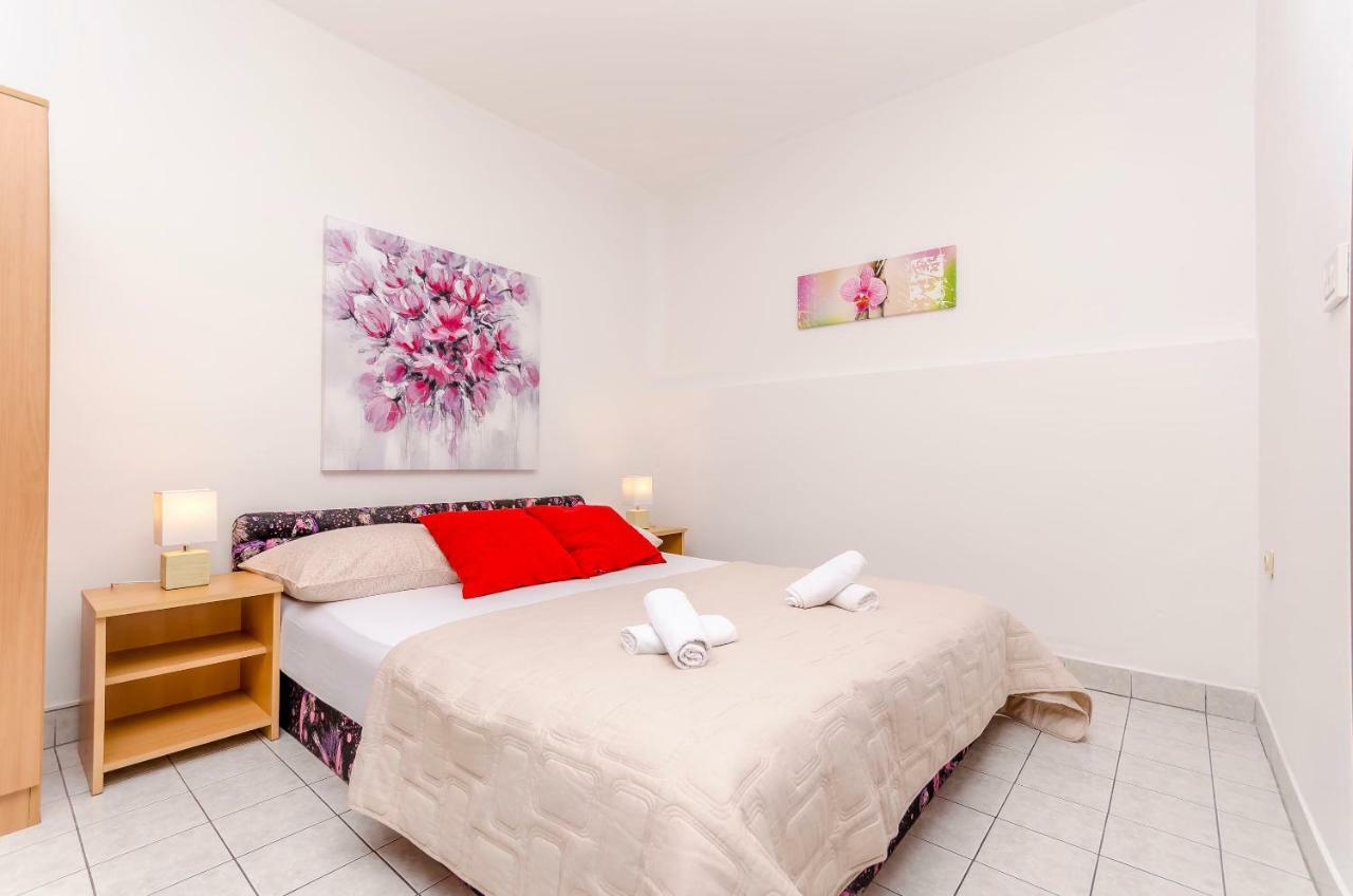 Apartments Tonka Donji Okrug  Extérieur photo